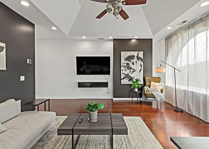 The Penthouse, Lux Near Downtown, Uofc & Appartamento *