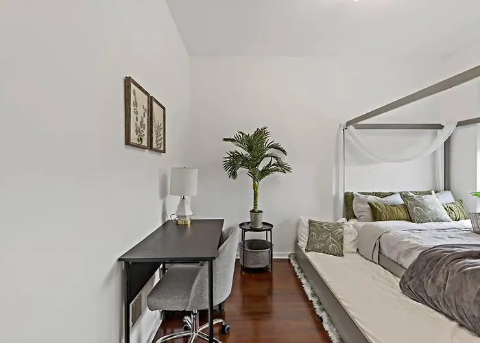 The Penthouse, Lux Near Downtown, Uofc & Chicago