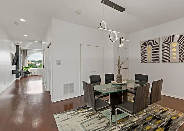 The Penthouse, Lux Near Downtown, Uofc & Appartamento *